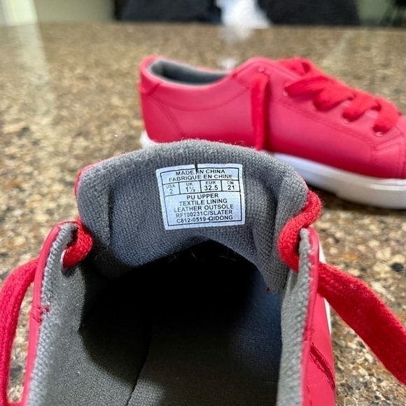 RALPH LAUREN POLO, RED LEATHER TENNIS SHOES, SIZE 2. IN GREAT CONDITION. - Picture 4 of 4